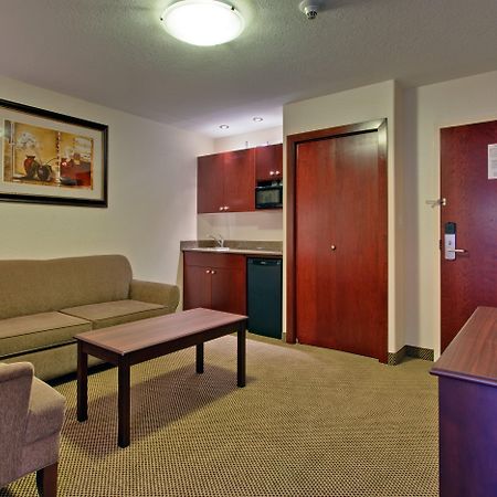 Holiday Inn Express & Suites Whitecourt By Ihg מראה פנימי תמונה