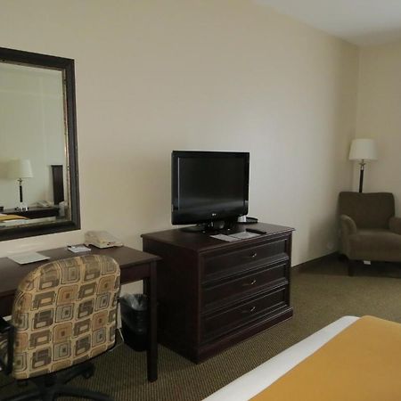 Holiday Inn Express & Suites Whitecourt By Ihg חדר תמונה