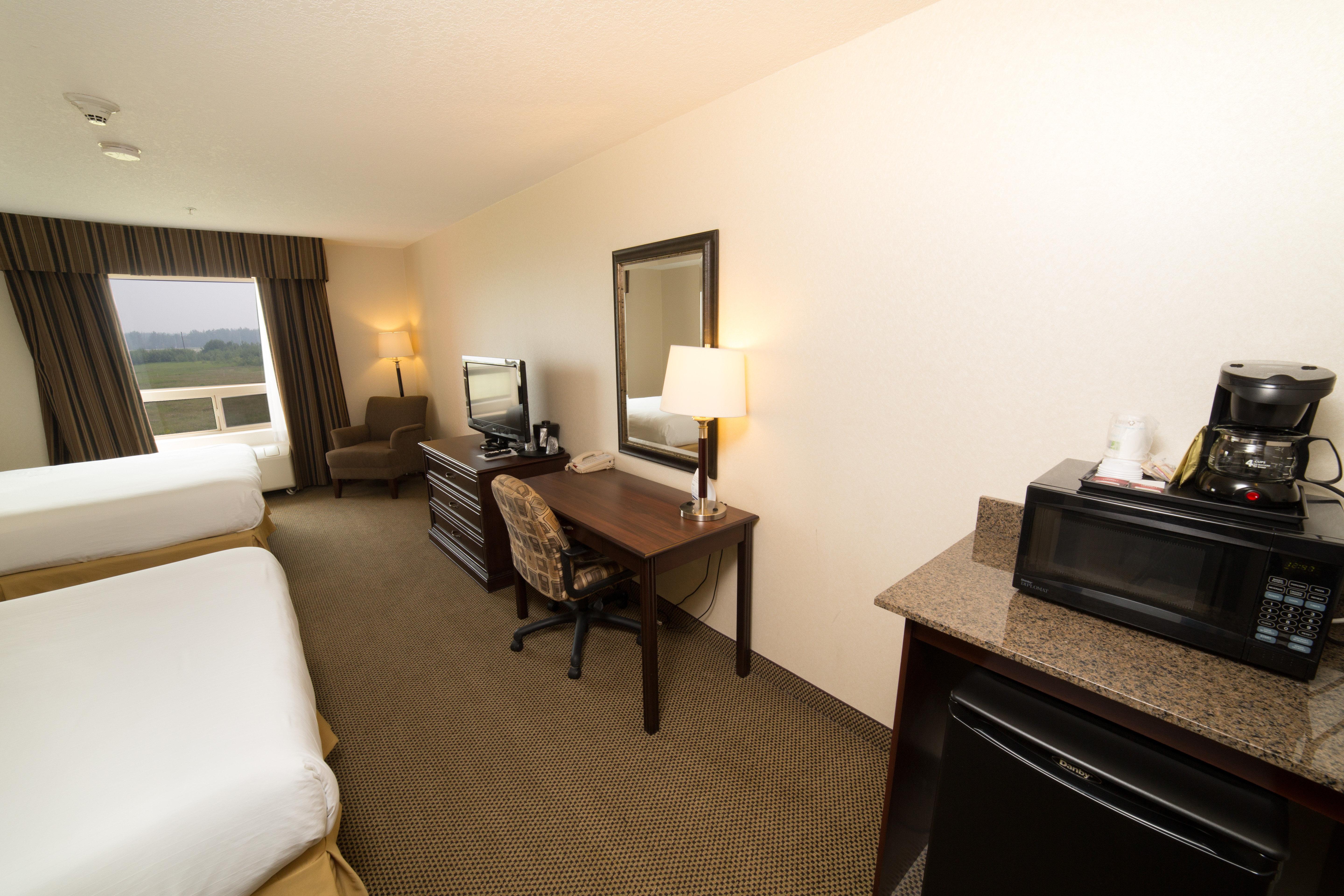 Holiday Inn Express & Suites Whitecourt By Ihg מראה חיצוני תמונה