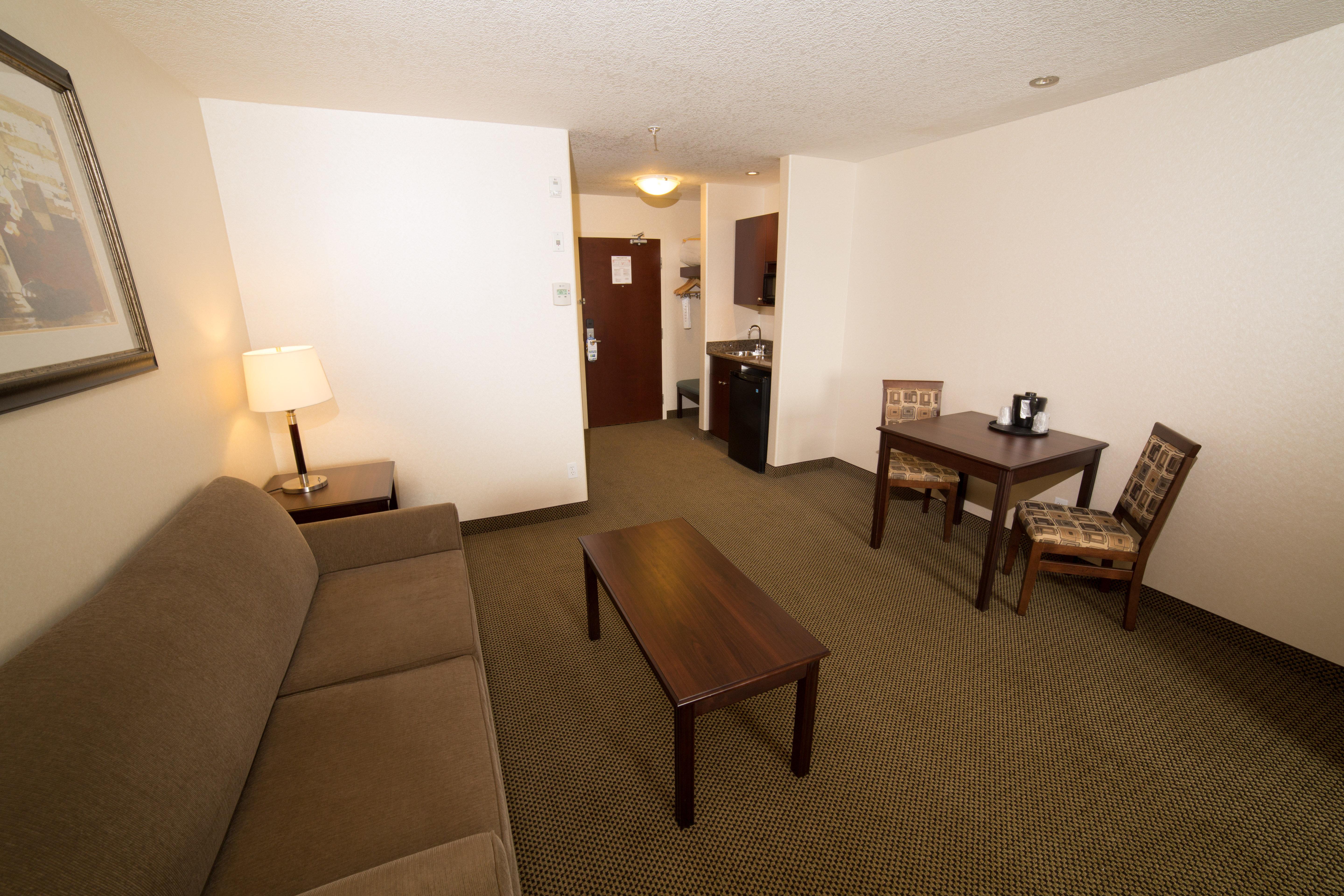 Holiday Inn Express & Suites Whitecourt By Ihg מראה חיצוני תמונה