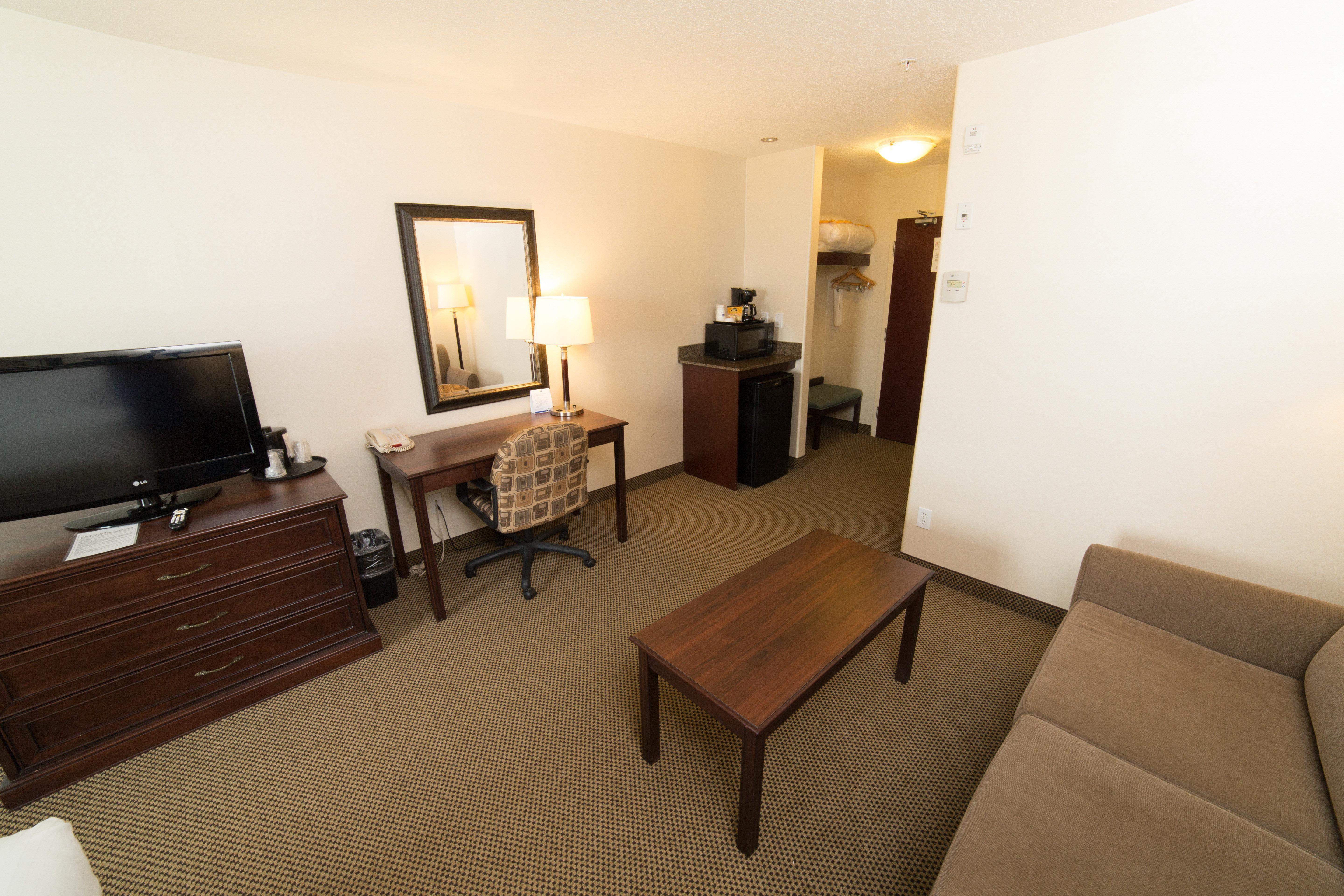 Holiday Inn Express & Suites Whitecourt By Ihg מראה חיצוני תמונה