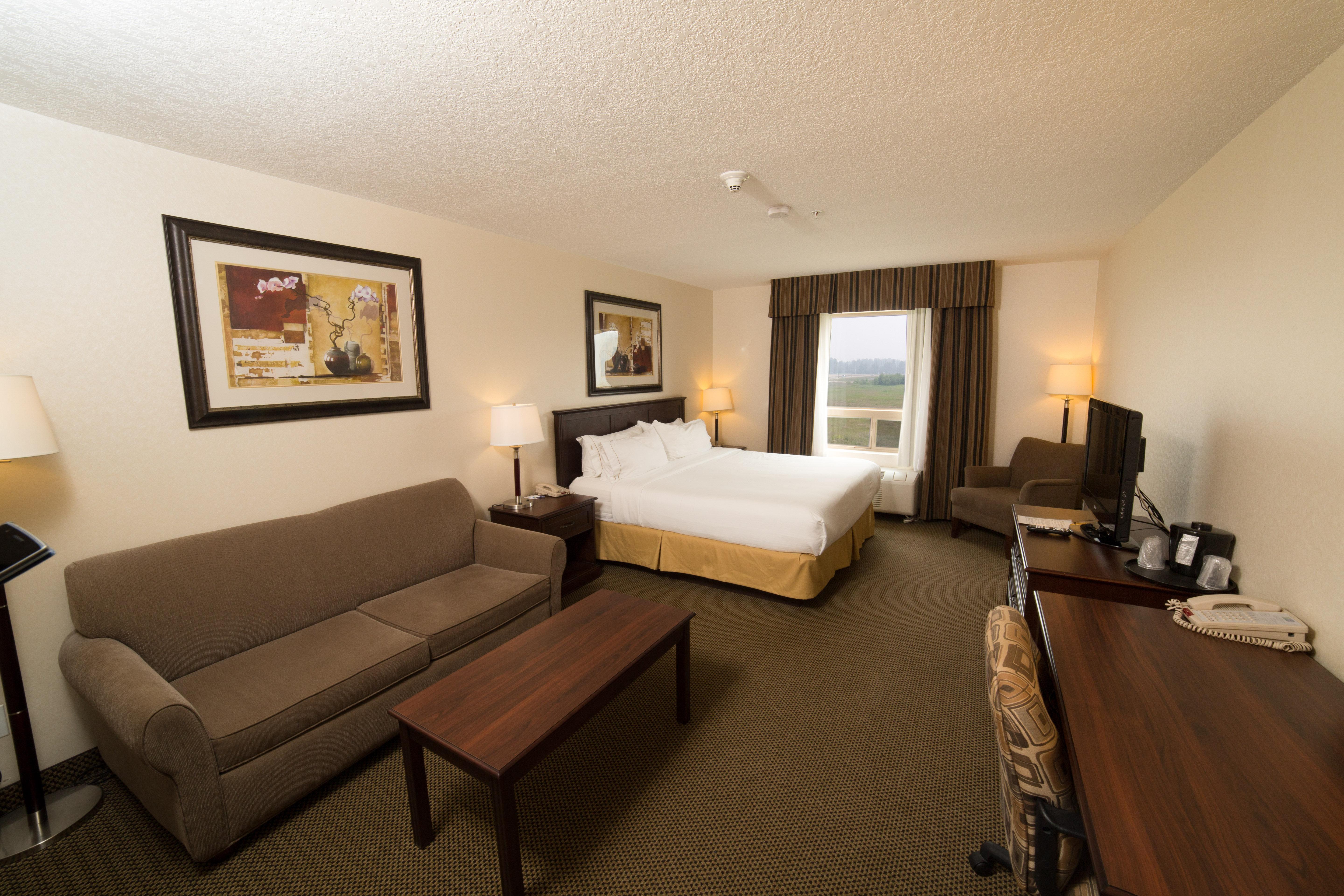 Holiday Inn Express & Suites Whitecourt By Ihg מראה חיצוני תמונה