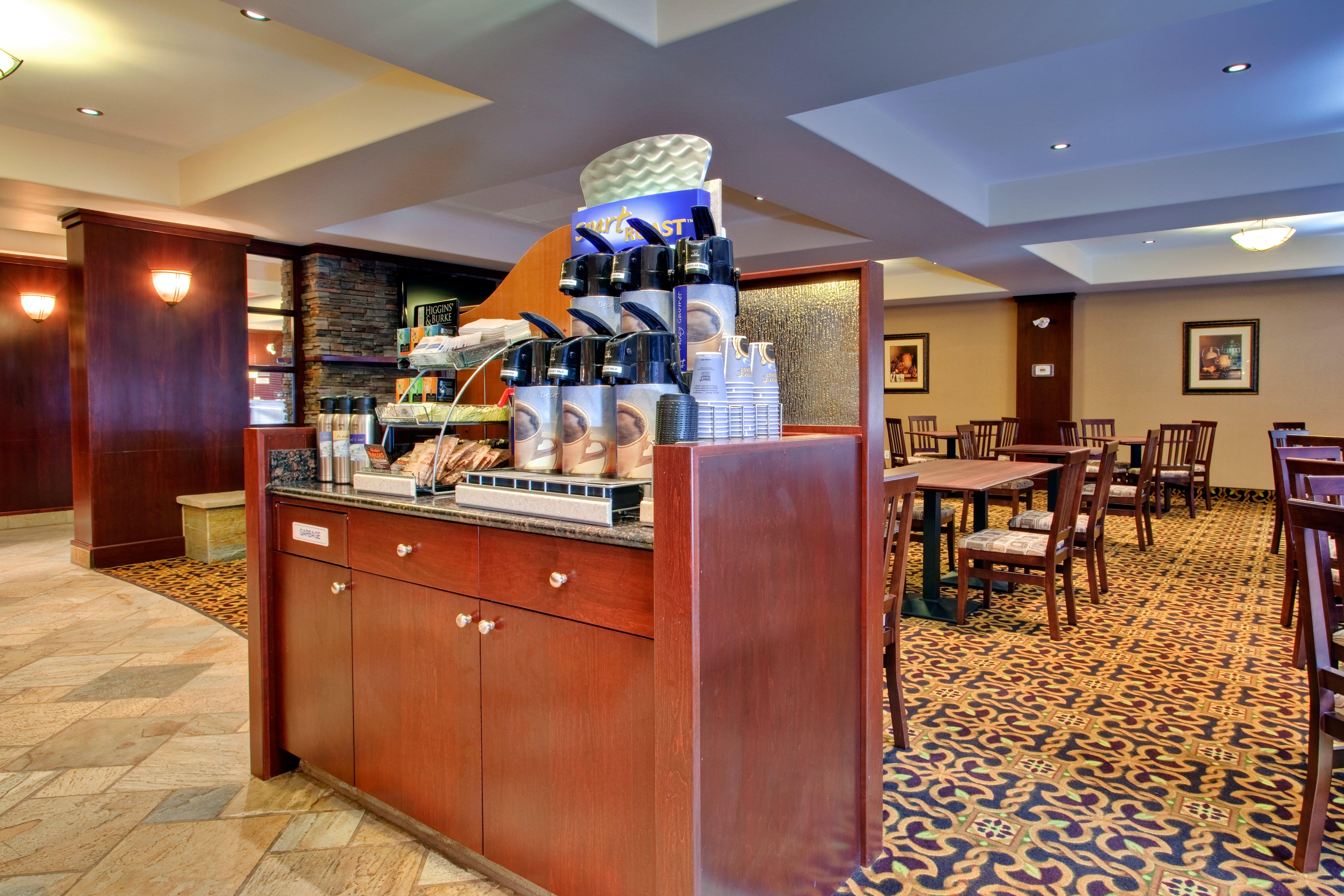 Holiday Inn Express & Suites Whitecourt By Ihg מראה חיצוני תמונה
