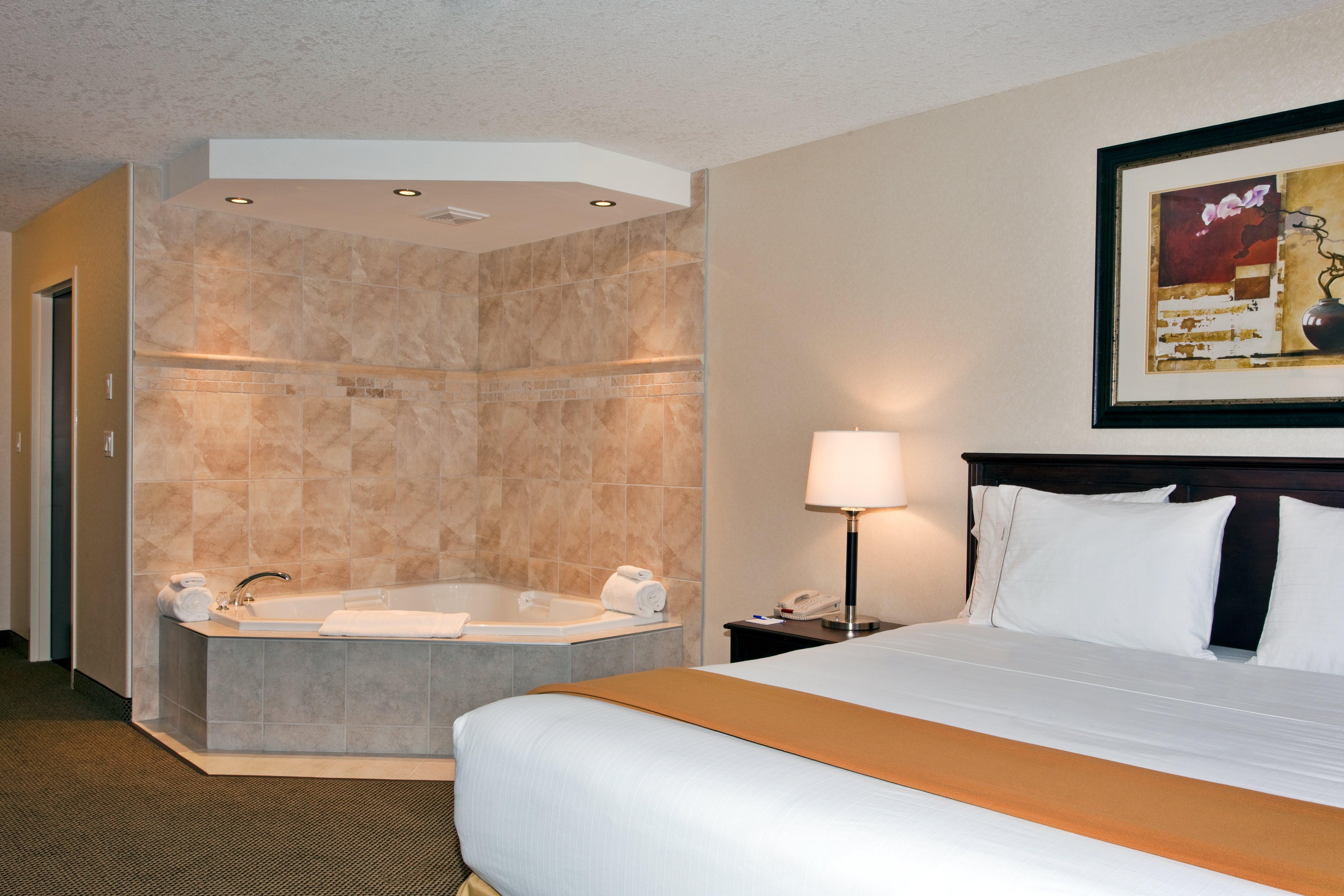 Holiday Inn Express & Suites Whitecourt By Ihg מראה חיצוני תמונה