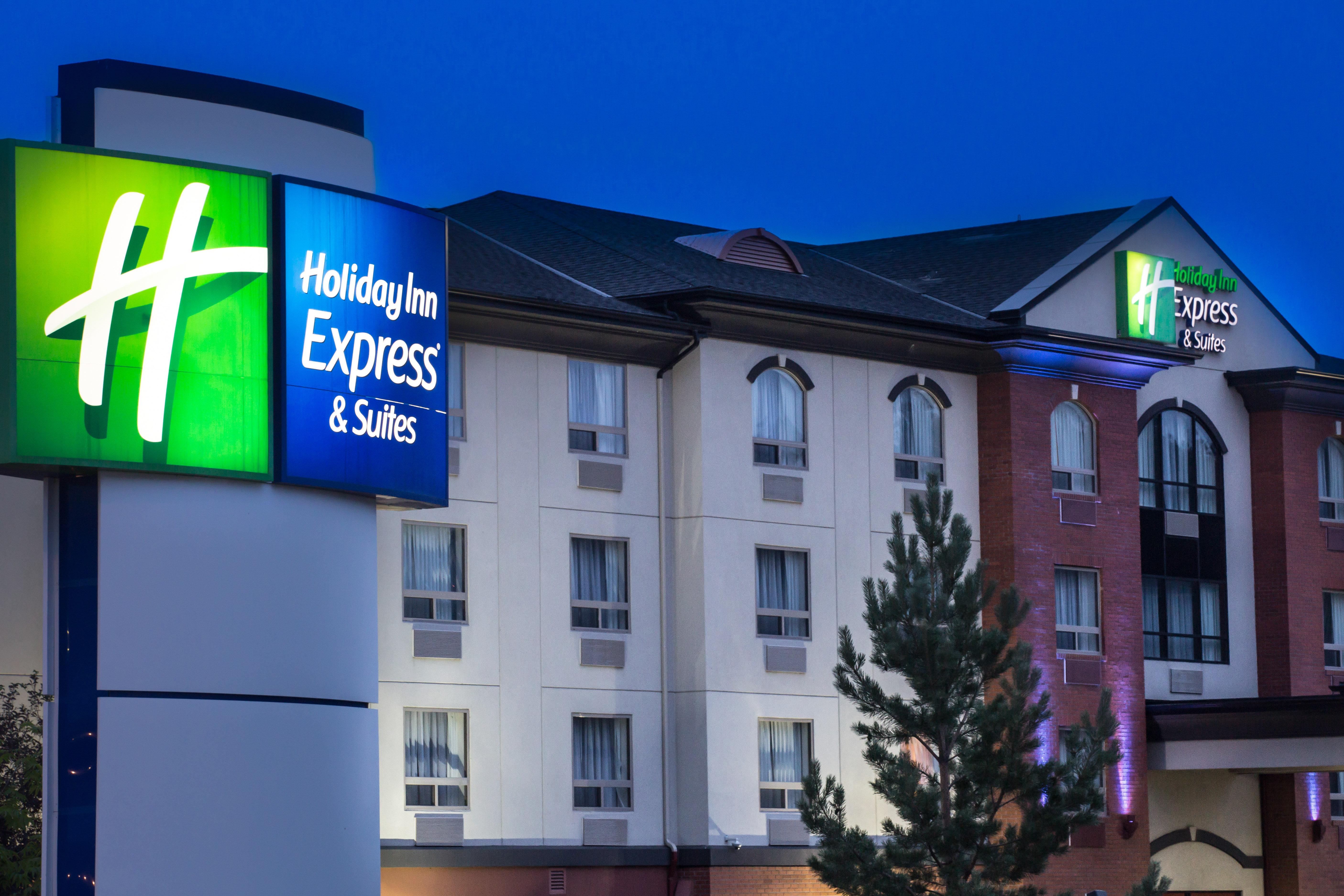 Holiday Inn Express & Suites Whitecourt By Ihg מראה חיצוני תמונה