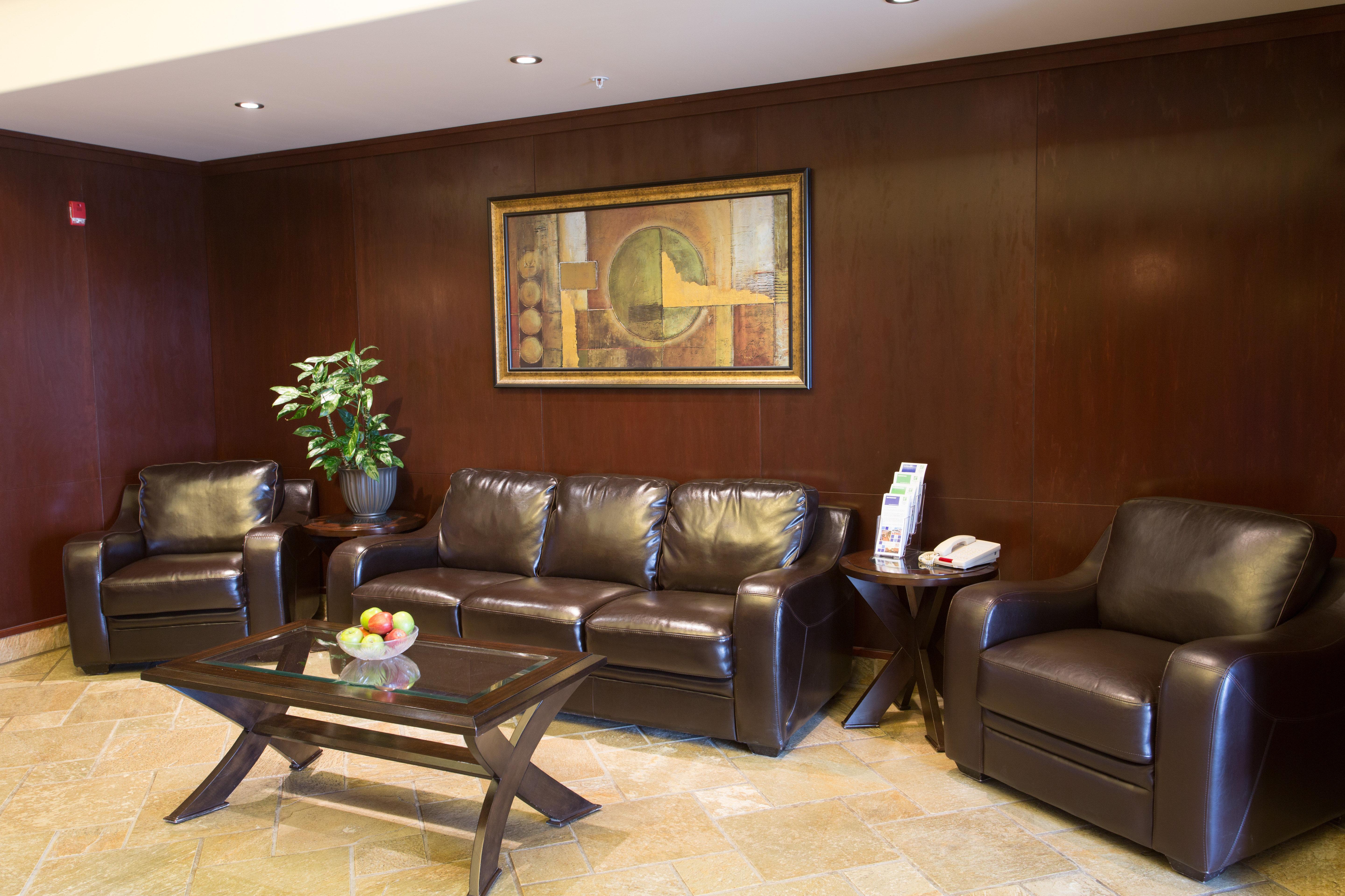 Holiday Inn Express & Suites Whitecourt By Ihg מראה חיצוני תמונה