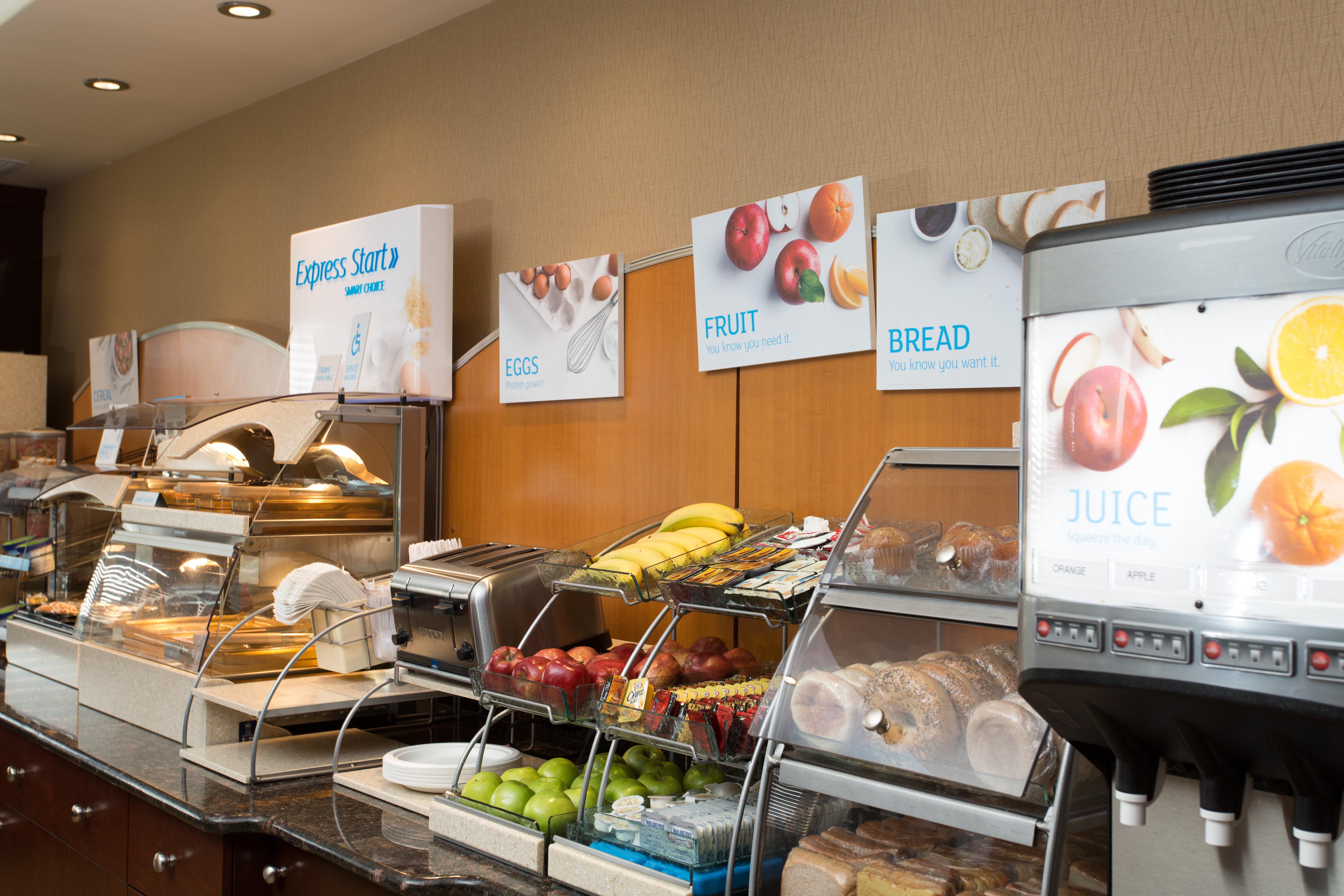 Holiday Inn Express & Suites Whitecourt By Ihg מראה חיצוני תמונה