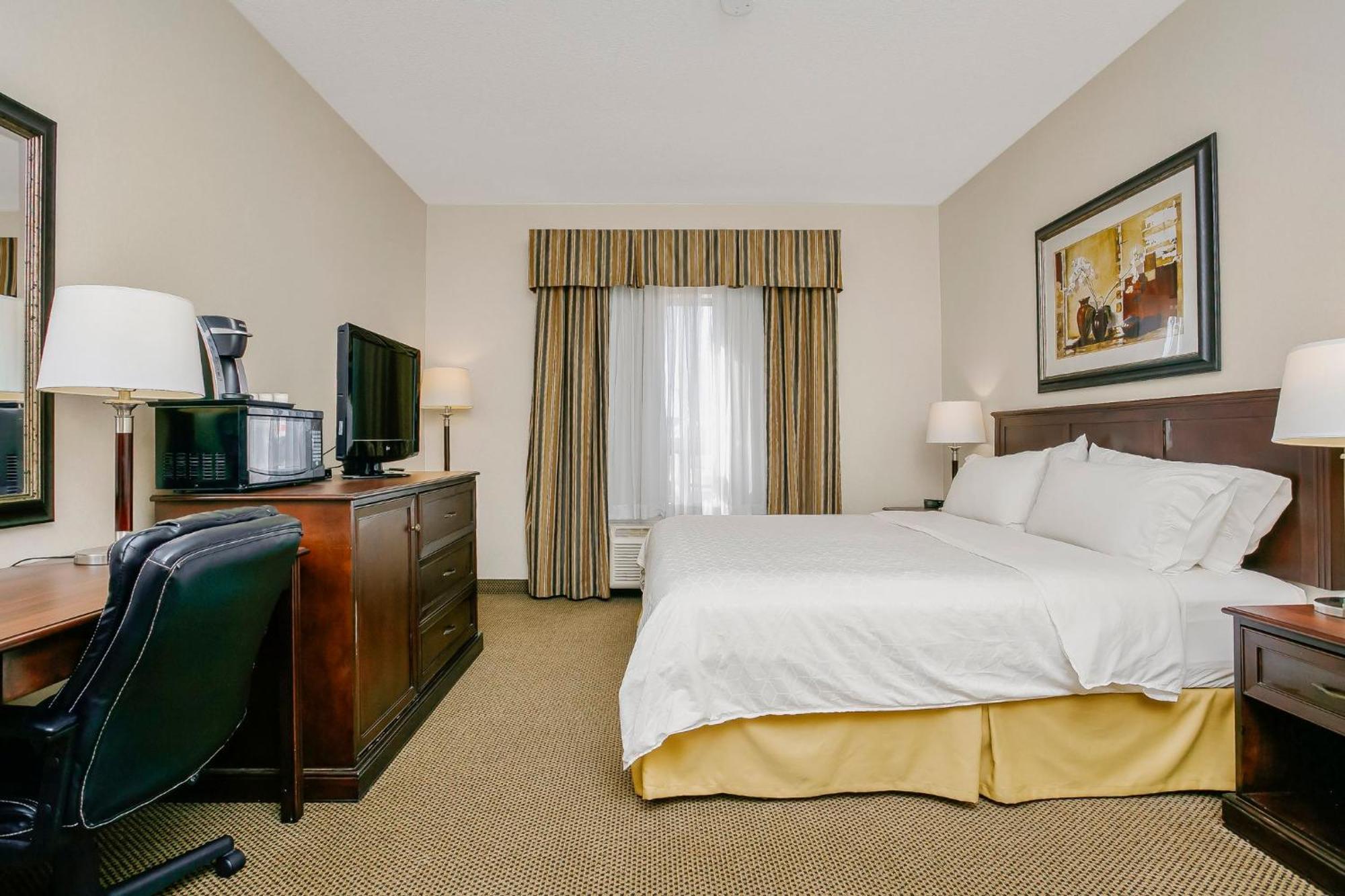 Holiday Inn Express & Suites Whitecourt By Ihg מראה חיצוני תמונה