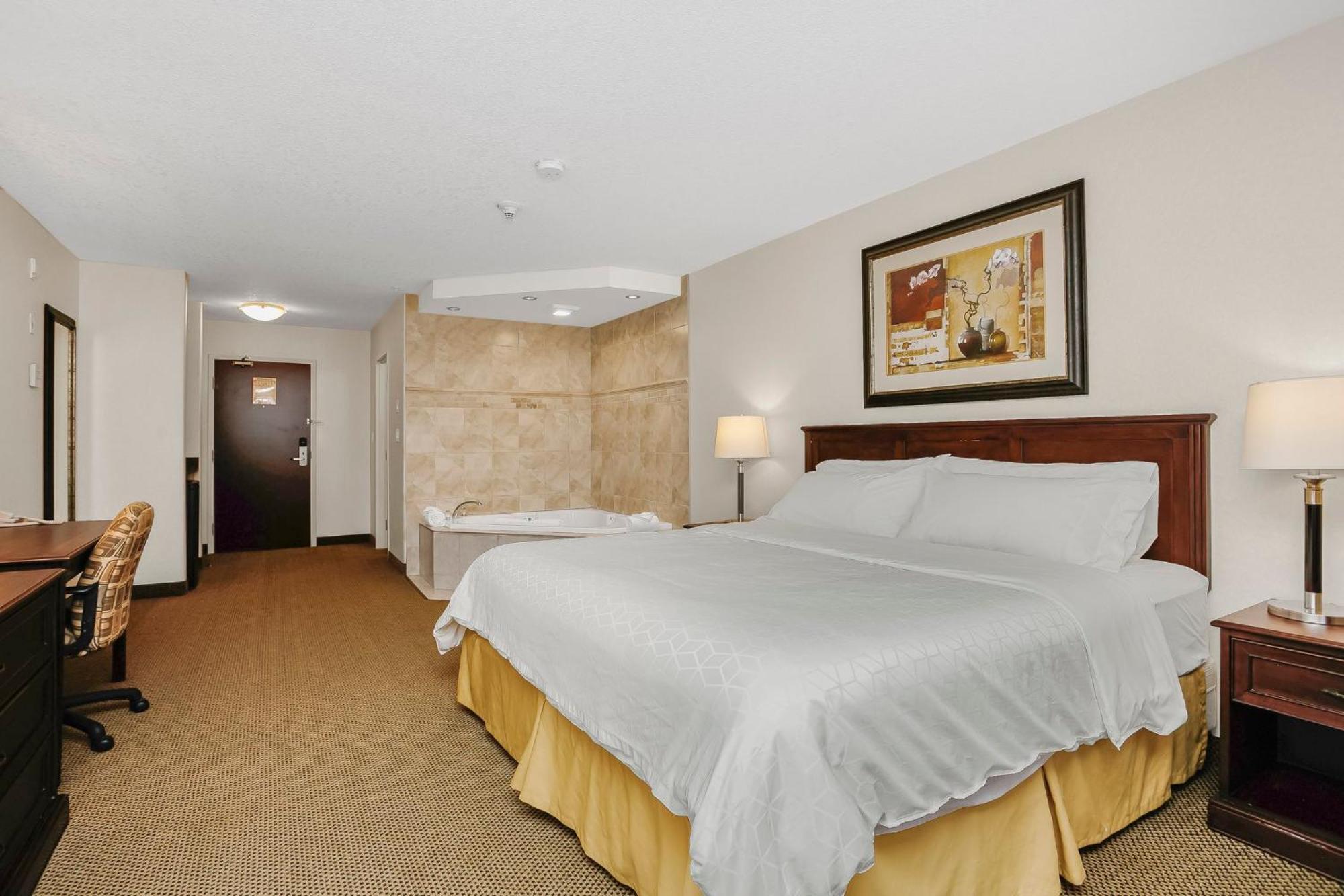 Holiday Inn Express & Suites Whitecourt By Ihg מראה חיצוני תמונה