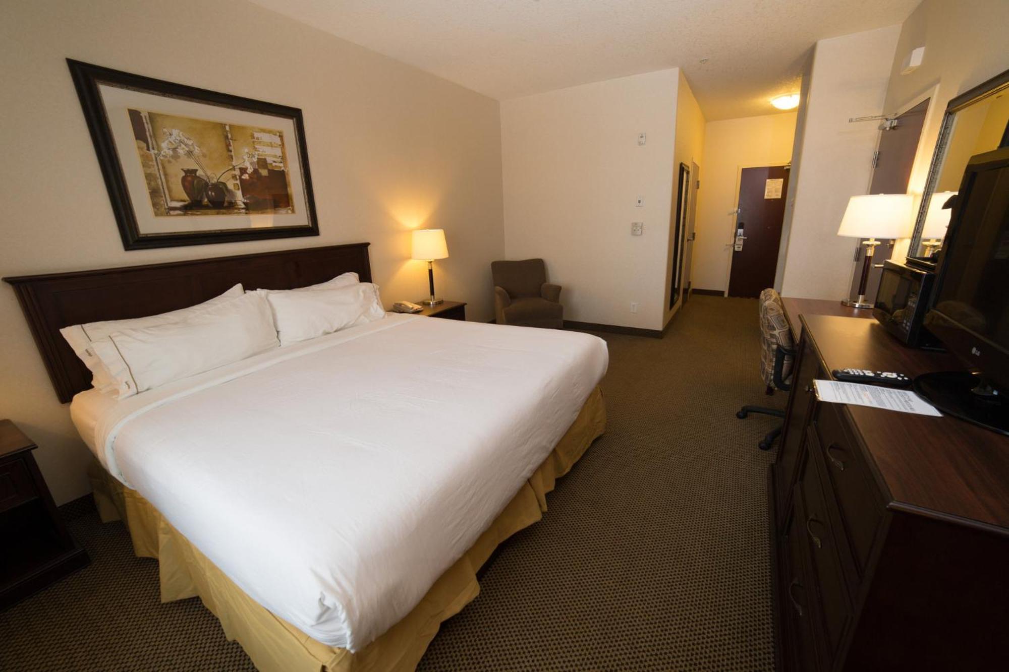 Holiday Inn Express & Suites Whitecourt By Ihg מראה חיצוני תמונה